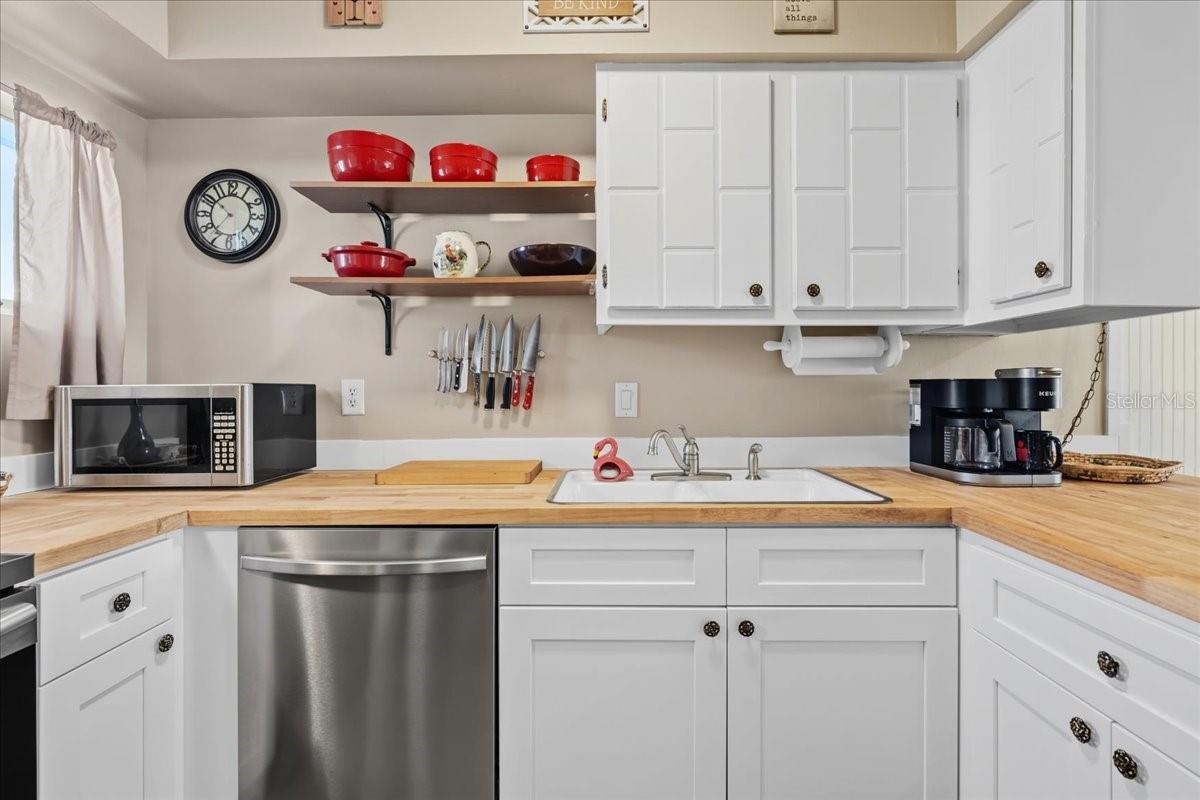 22375 EDGEWATER DR #120