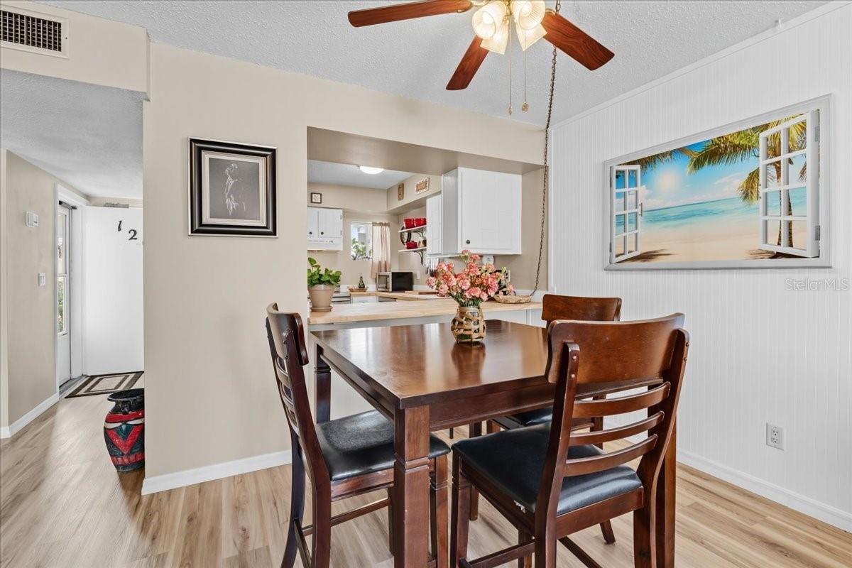 22375 EDGEWATER DR #120