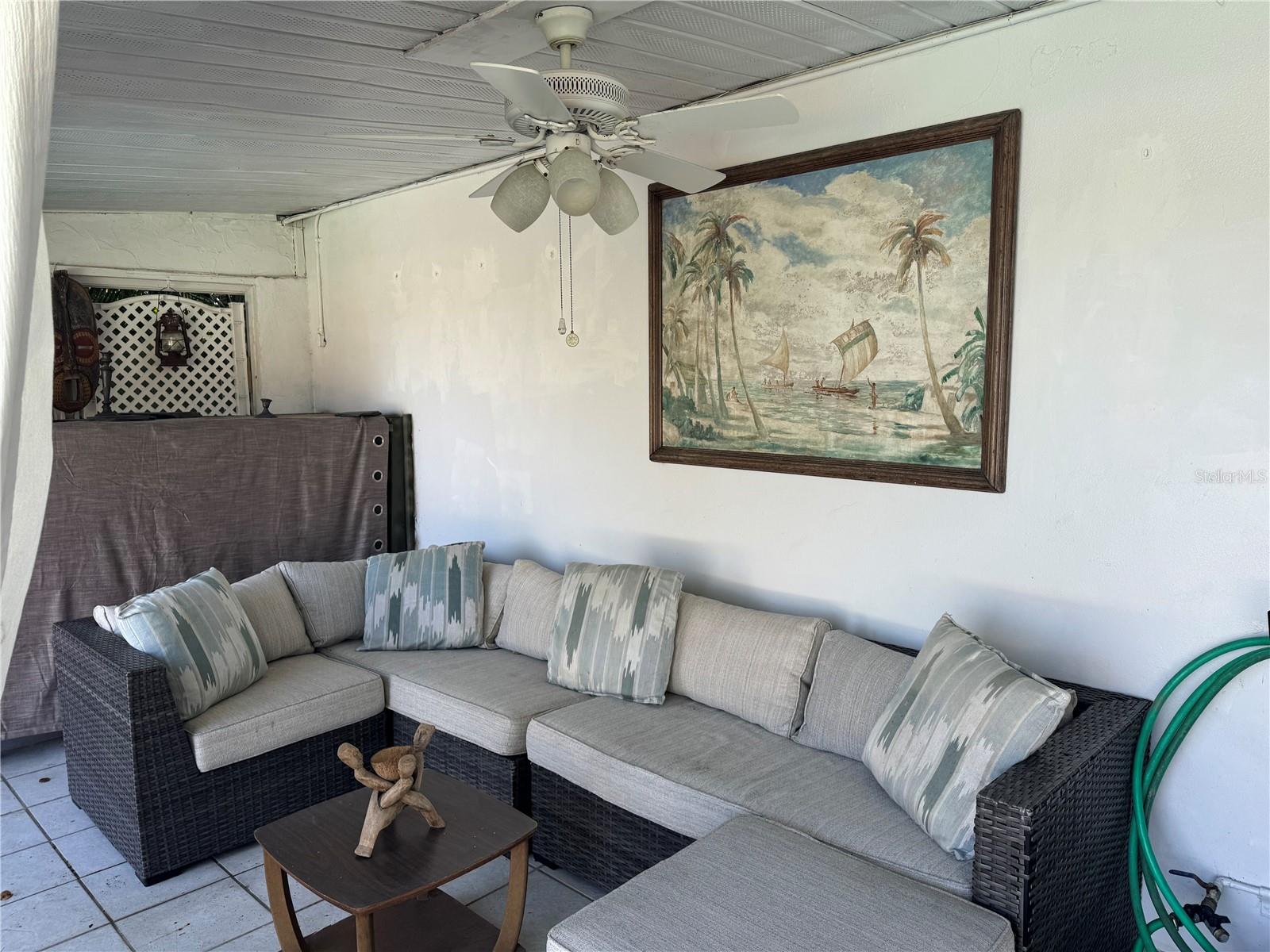 124 LELAND SE
