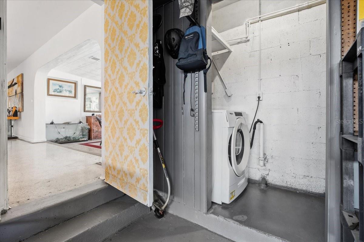 124 LELAND SE