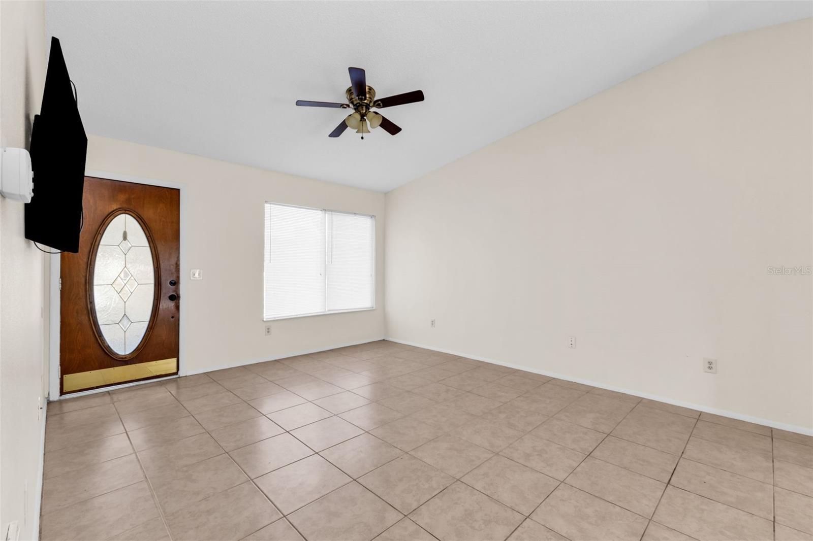 2174 TAUNT ST