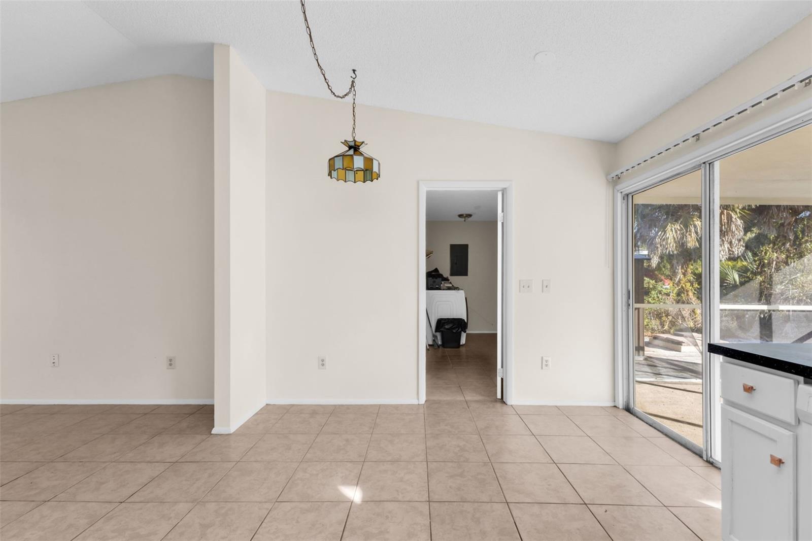 2174 TAUNT ST
