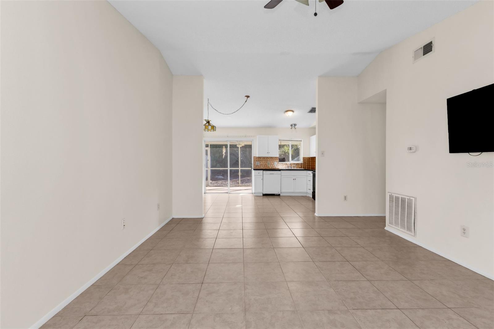 2174 TAUNT ST