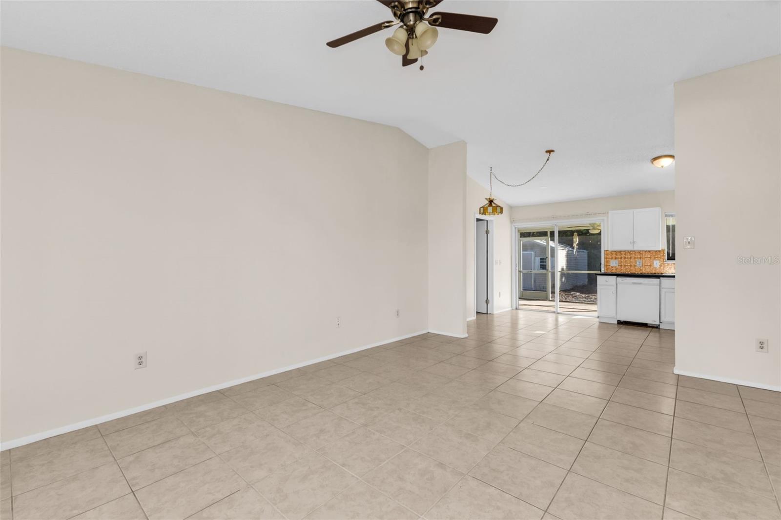 2174 TAUNT ST
