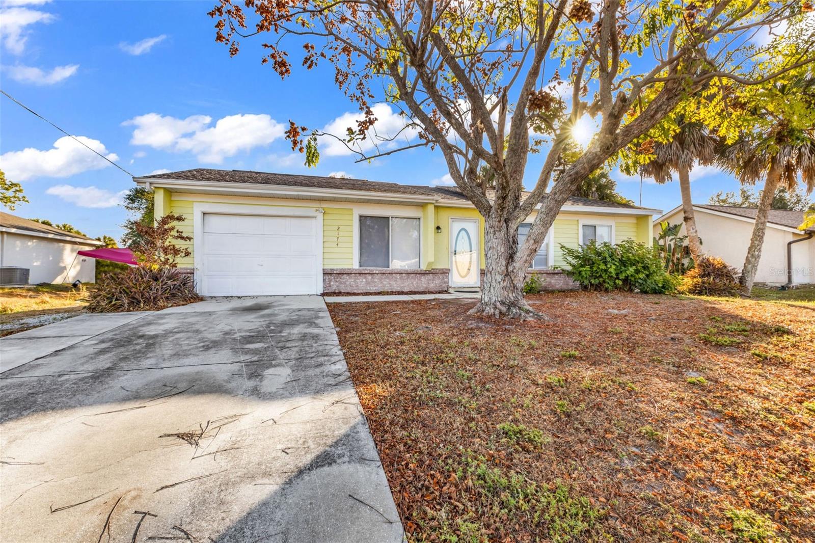 2174 TAUNT ST