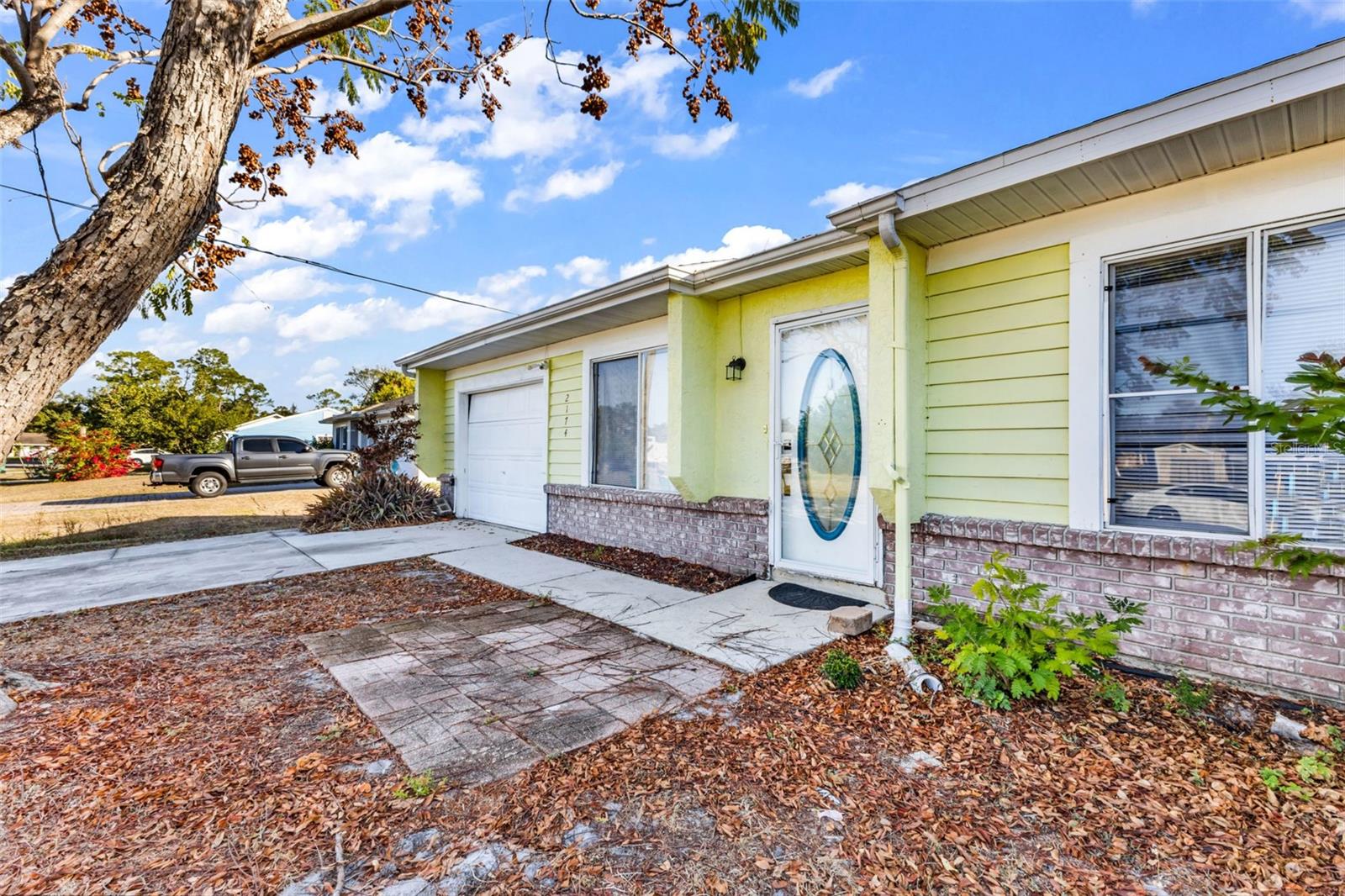2174 TAUNT ST