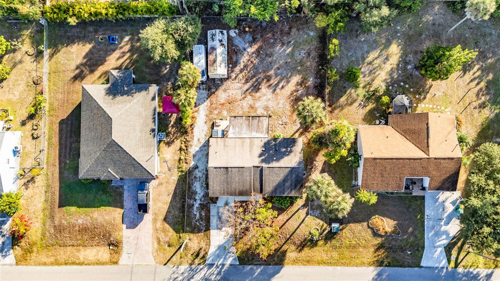 2174 TAUNT ST
