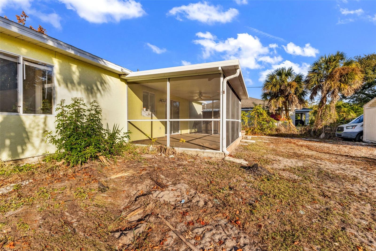 2174 TAUNT ST