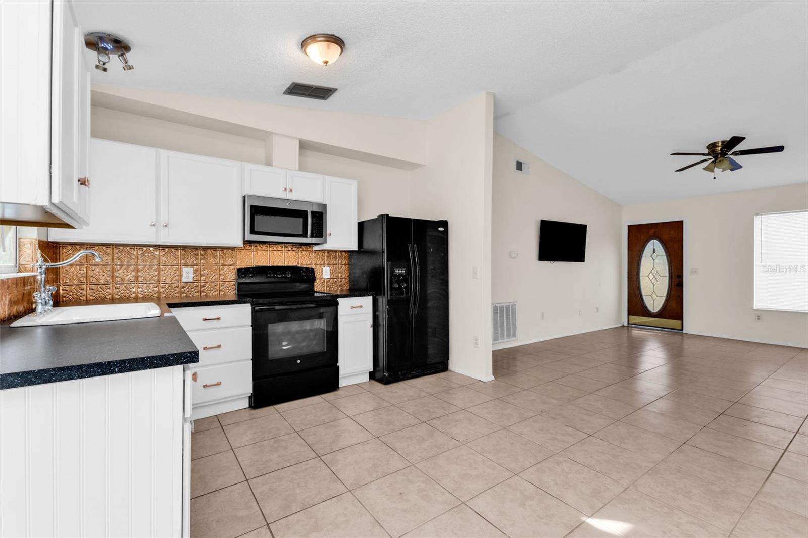 2174 TAUNT ST