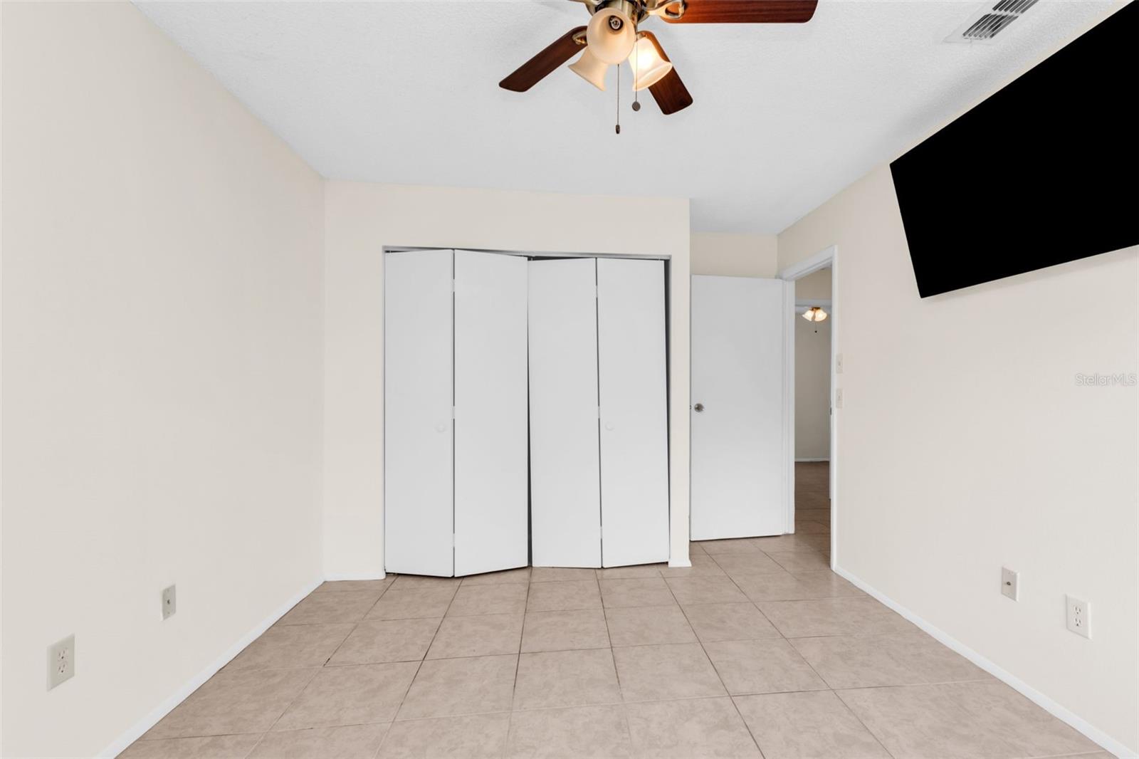 2174 TAUNT ST