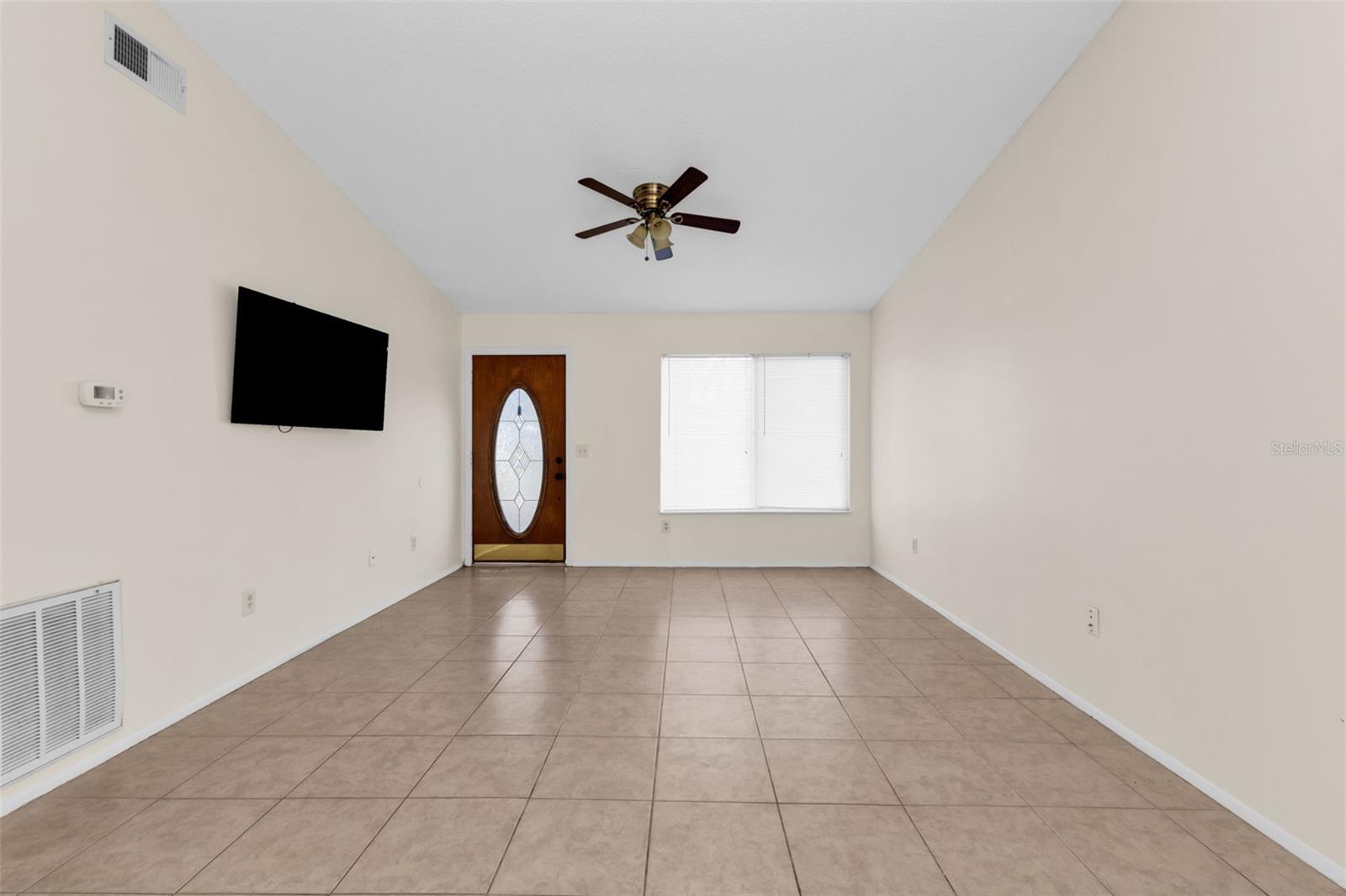 2174 TAUNT ST