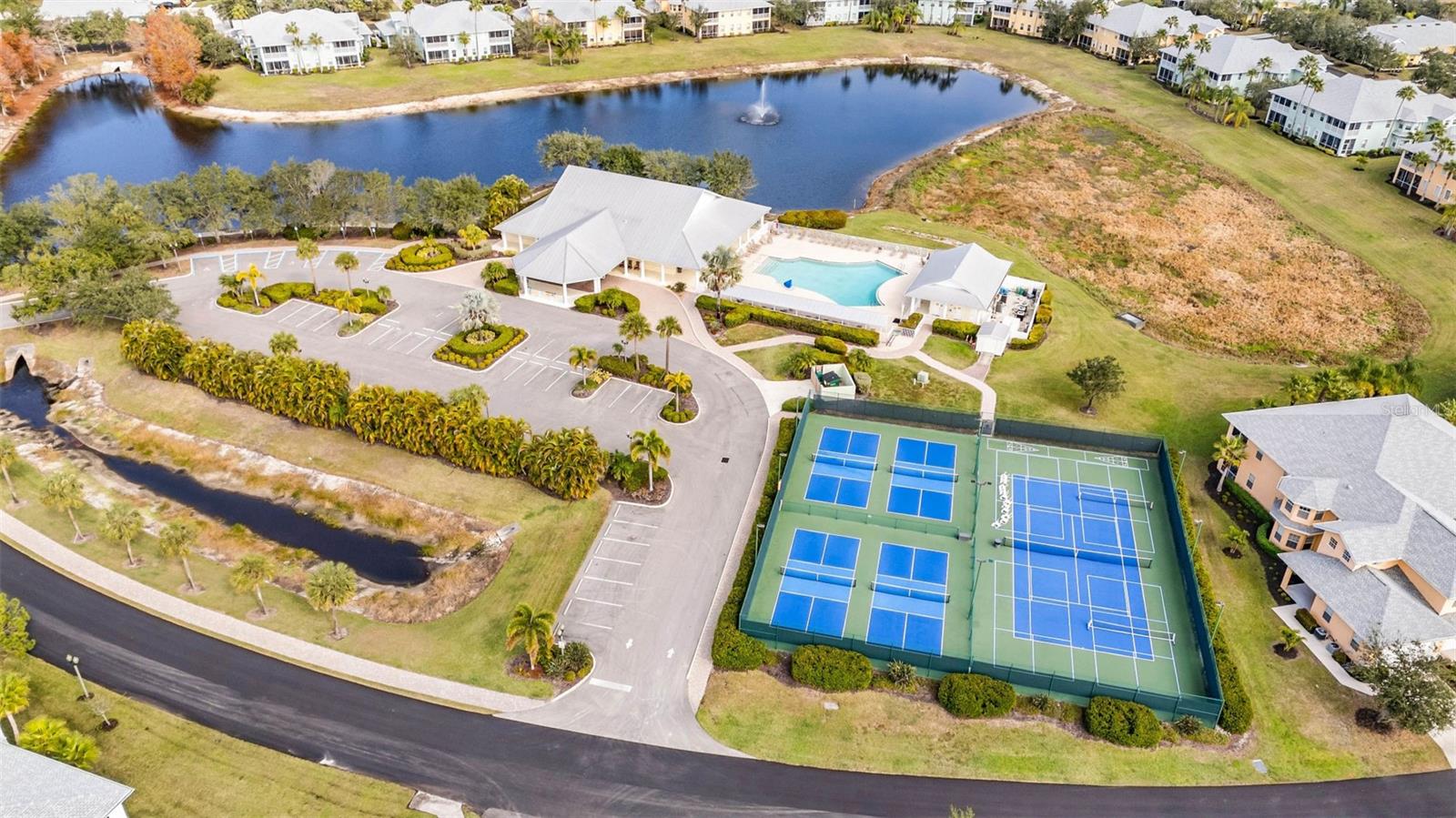 25538 HERITAGE LAKE BLVD