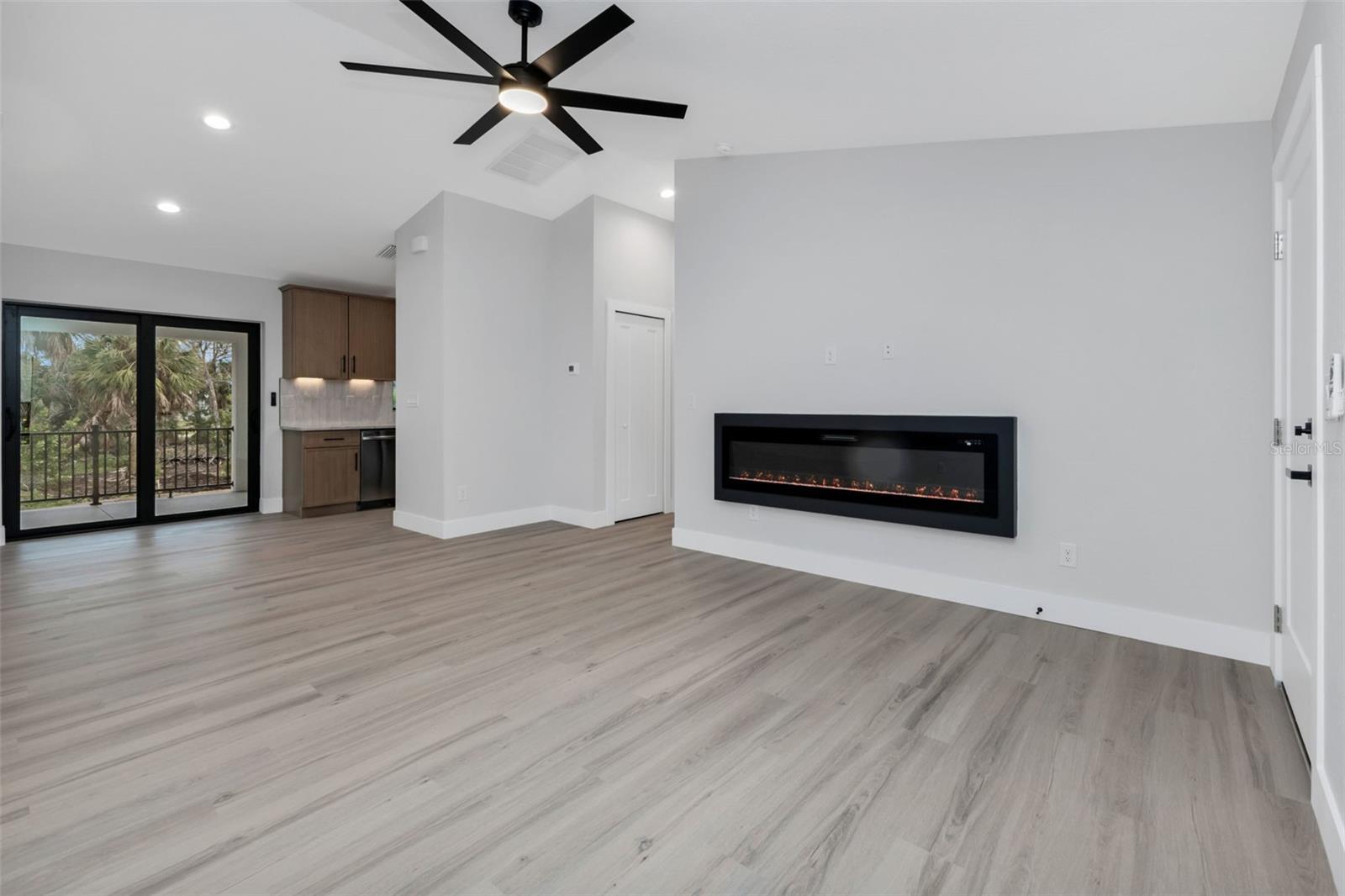 3400 PALM DR