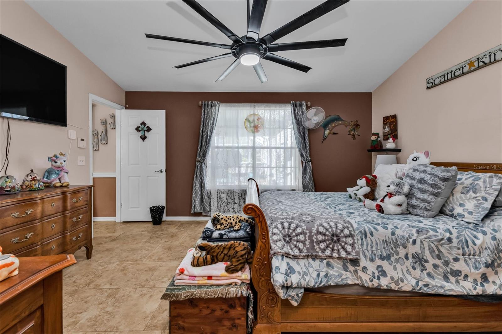 23232 PEACHLAND BLVD