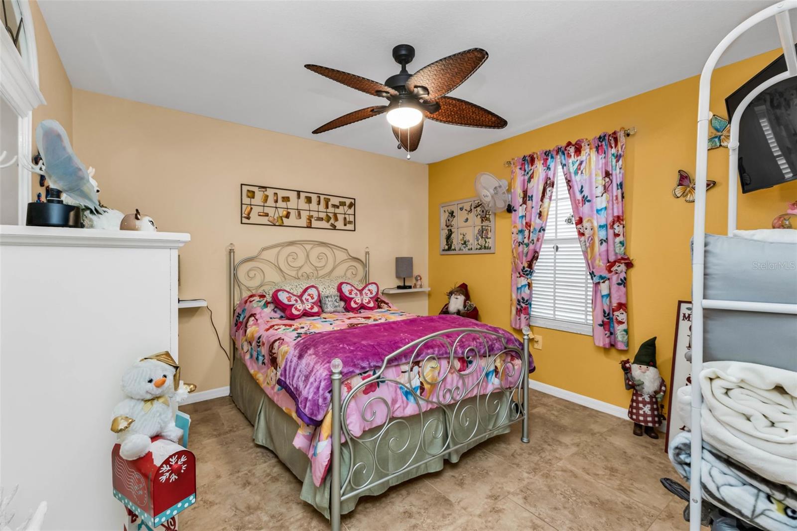 23232 PEACHLAND BLVD