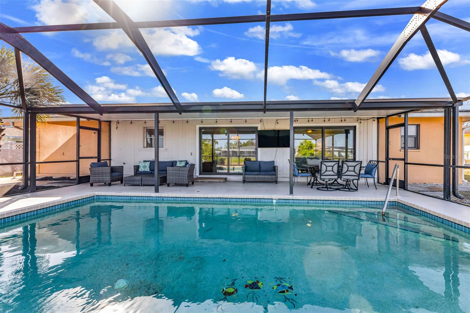 18 ANNAPOLIS LN