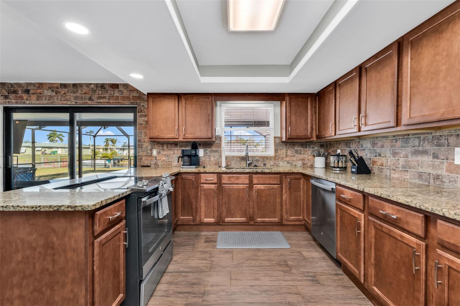 18 ANNAPOLIS LN