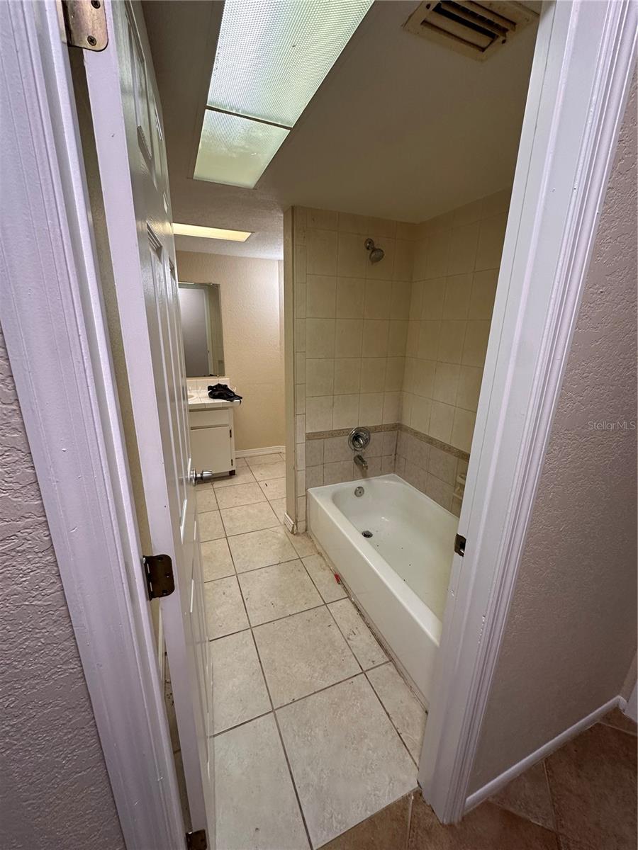 16842 TOLEDO BLADE BLVD