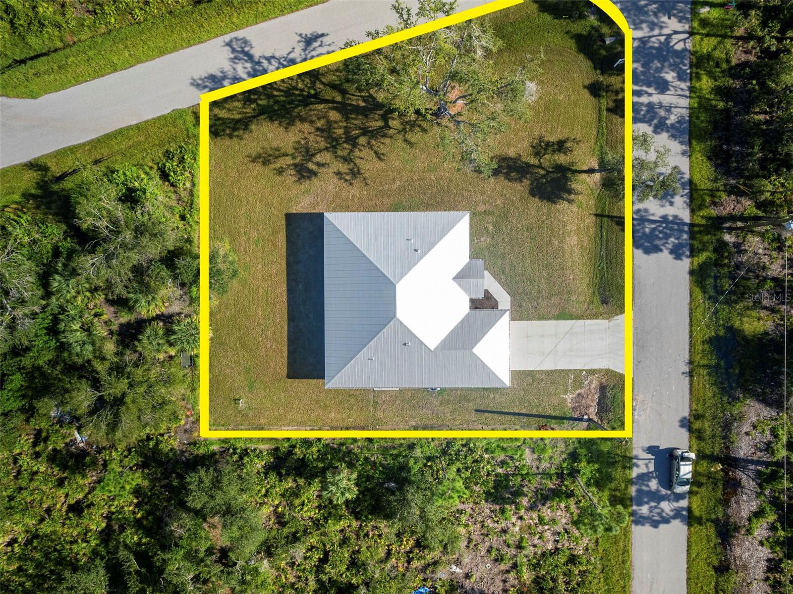 3215 DOUGLAS RD