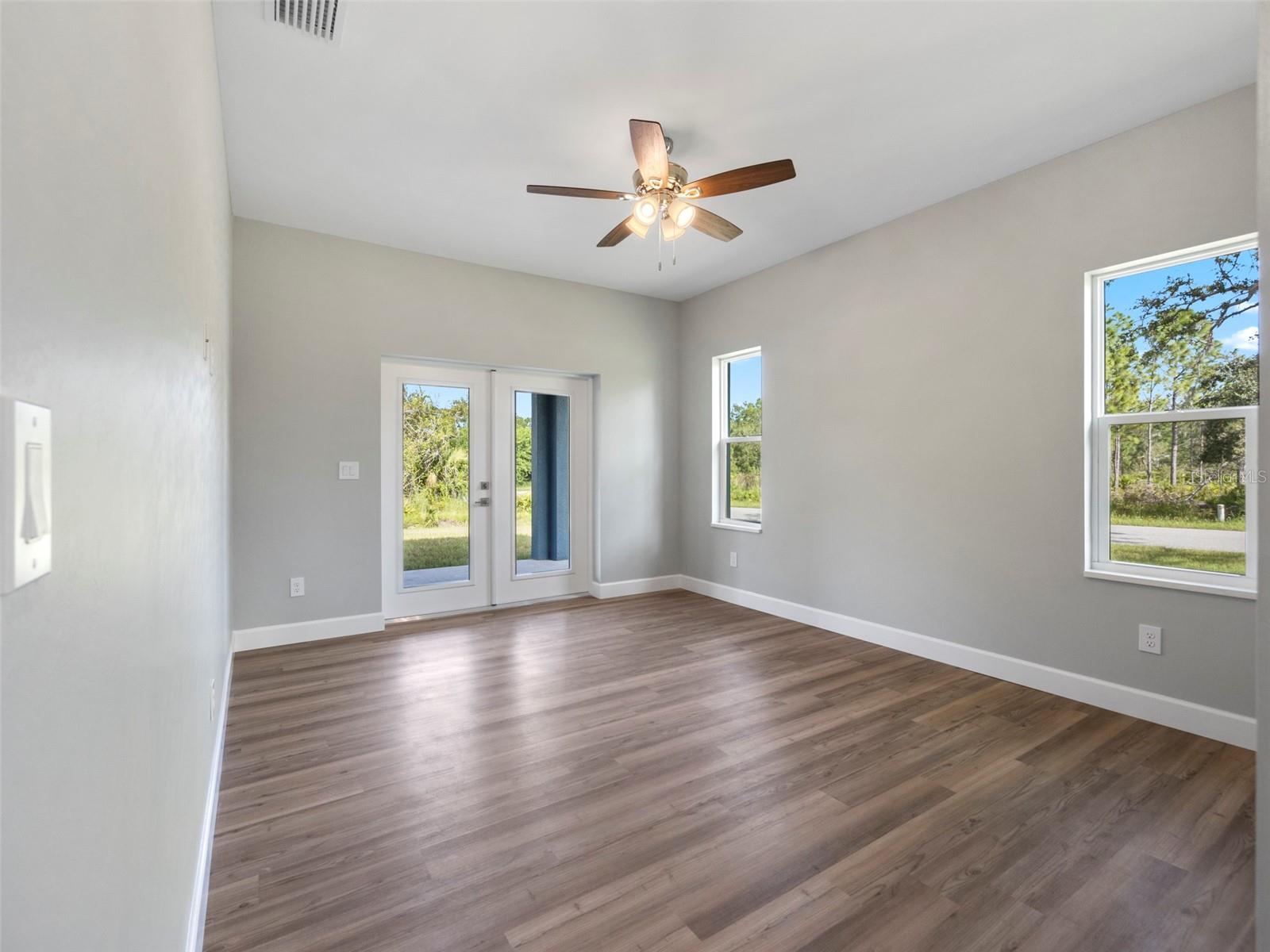 3215 DOUGLAS RD