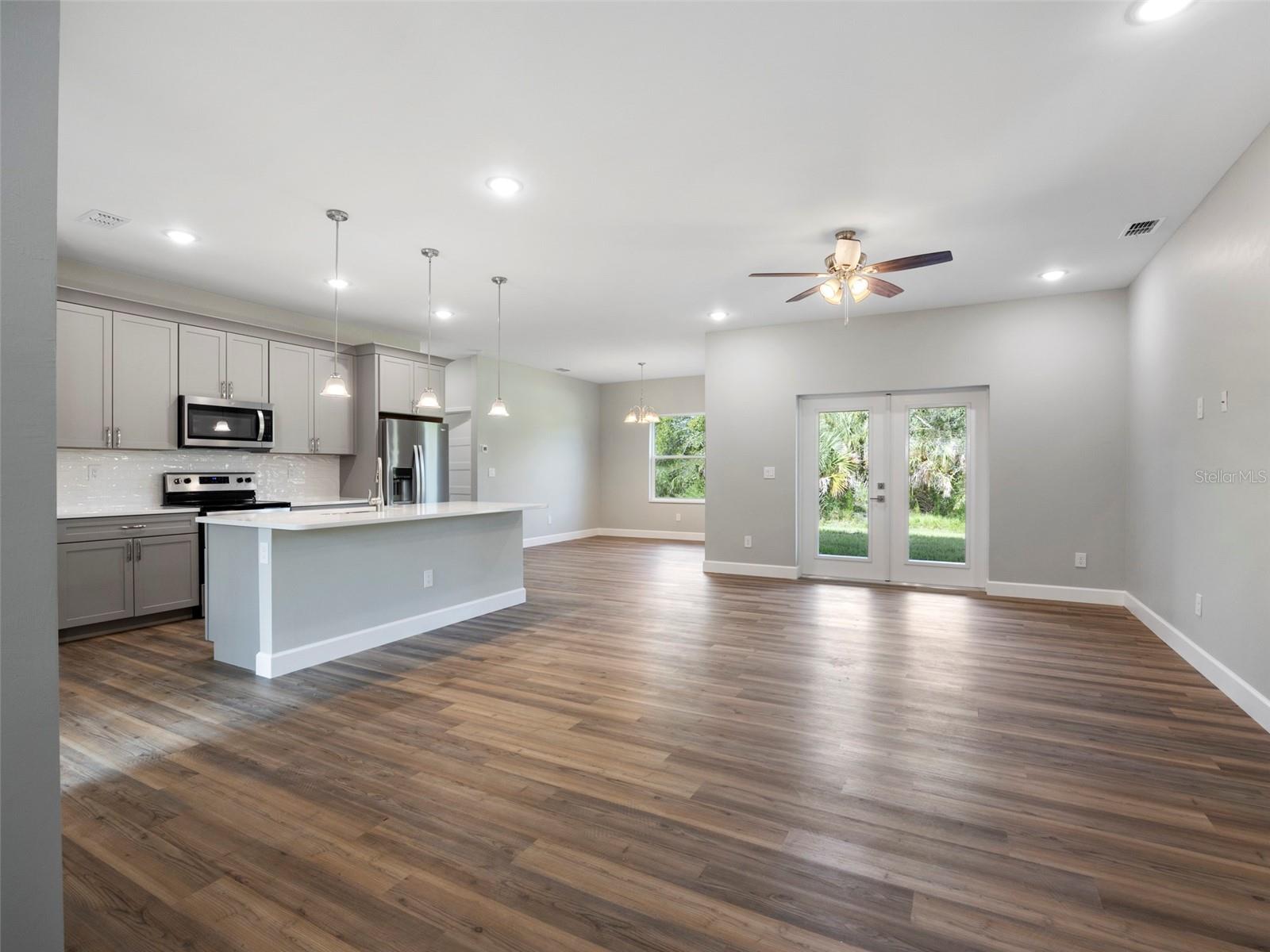 3215 DOUGLAS RD