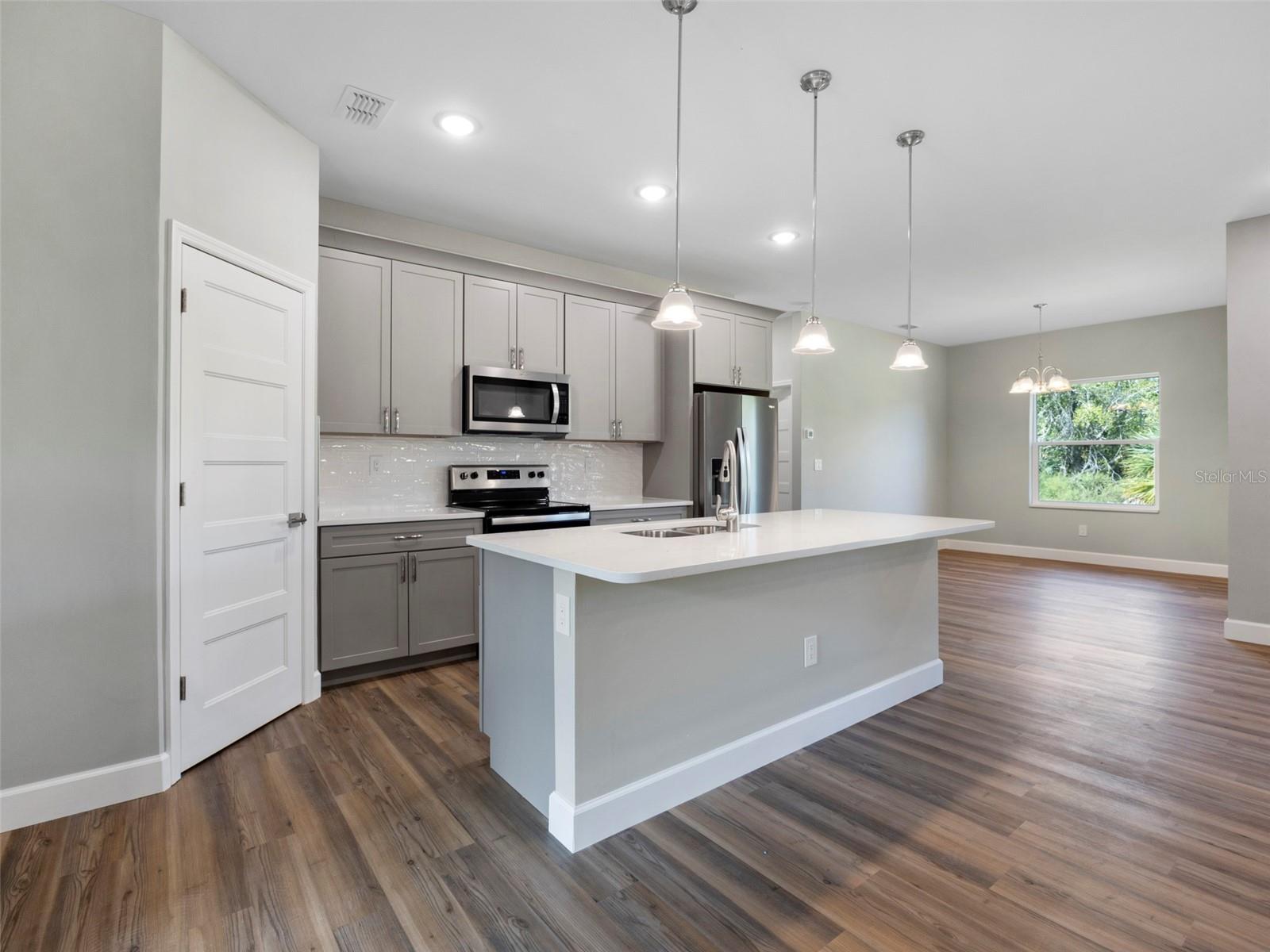 3215 DOUGLAS RD