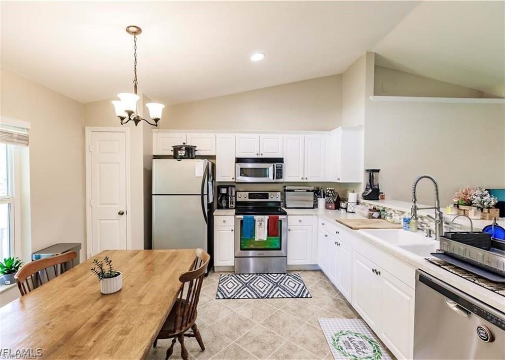122 Teakwood DR