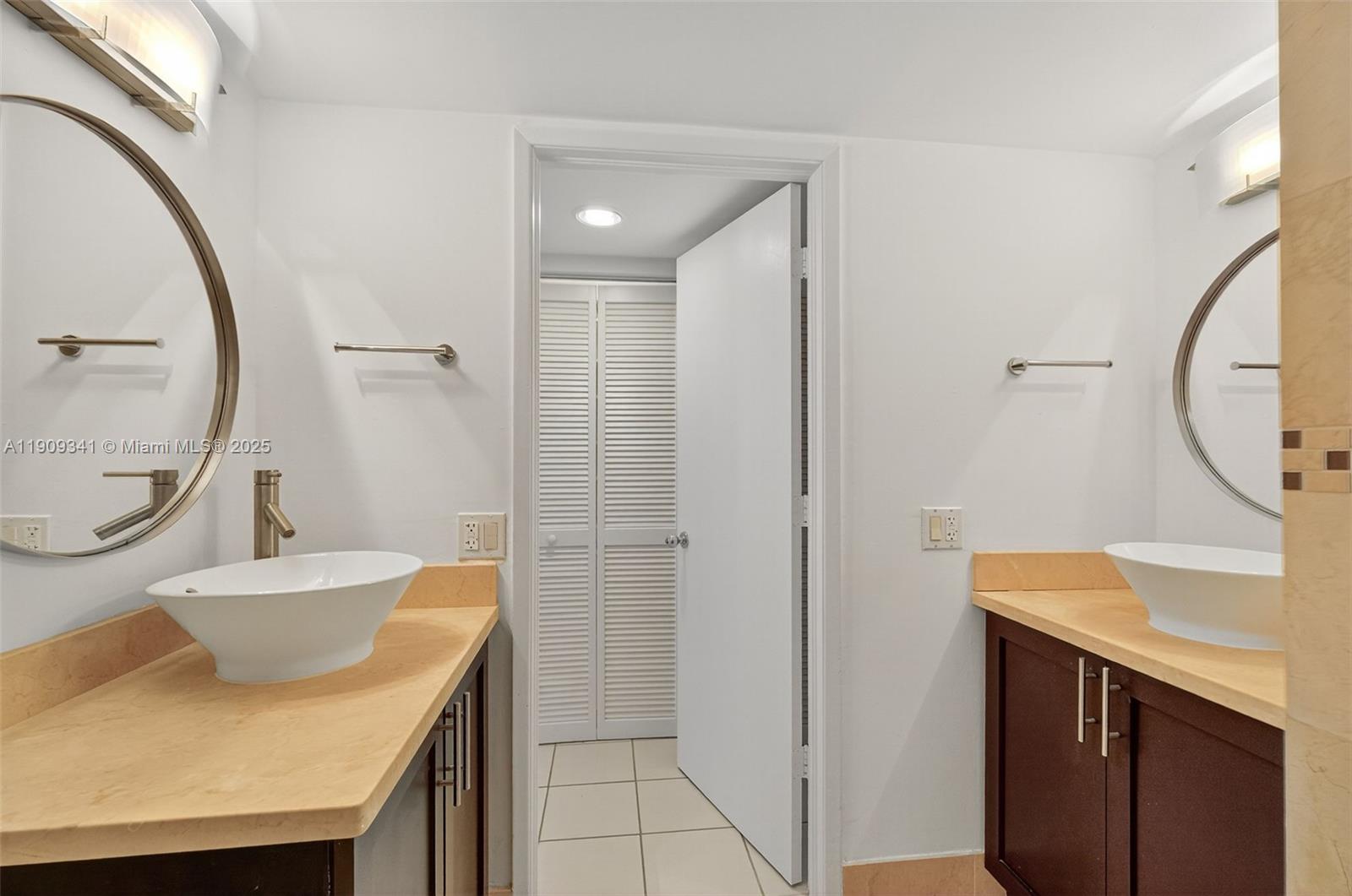 6061 Collins Ave # 7B