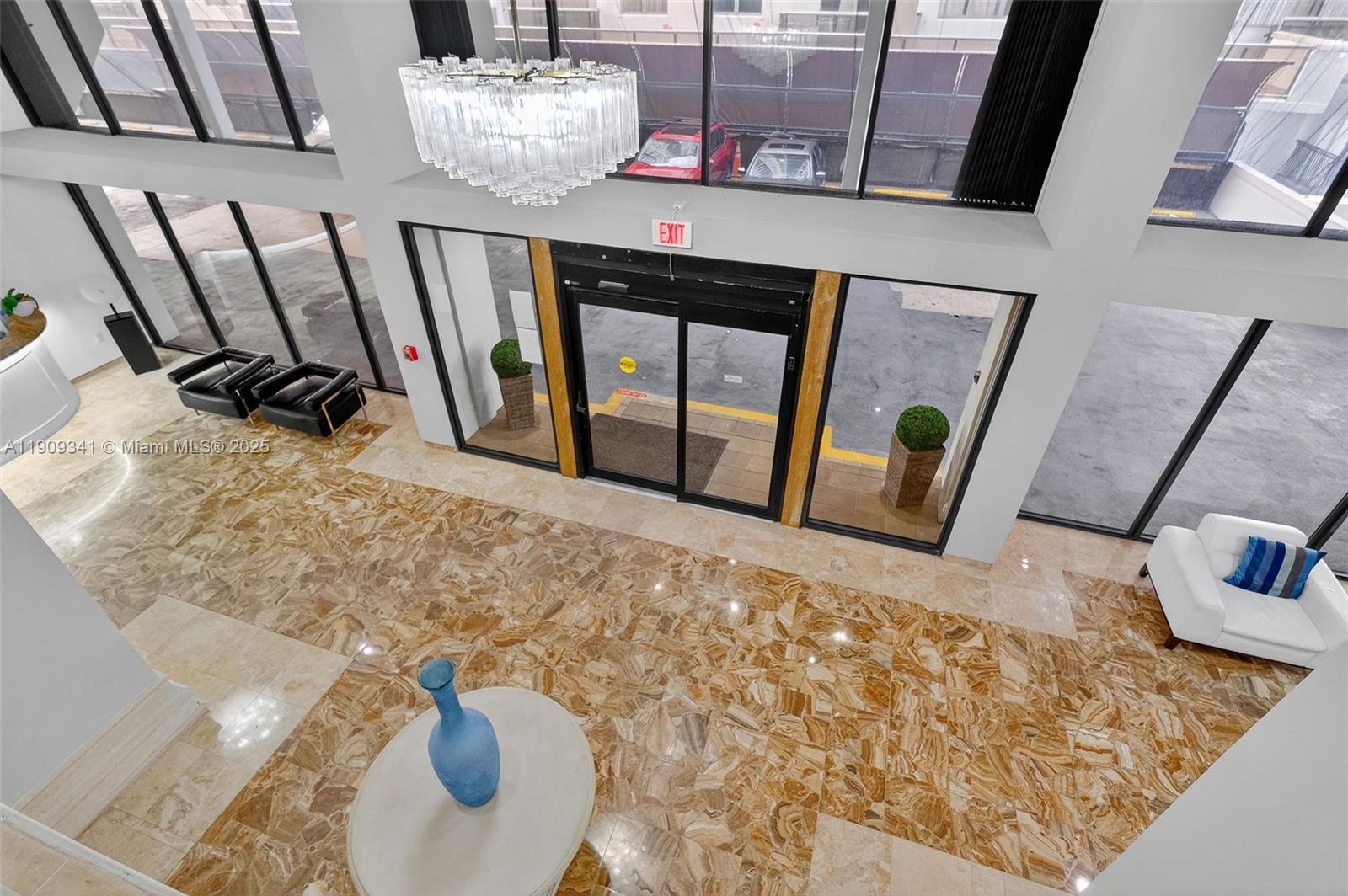 6061 Collins Ave # 7B