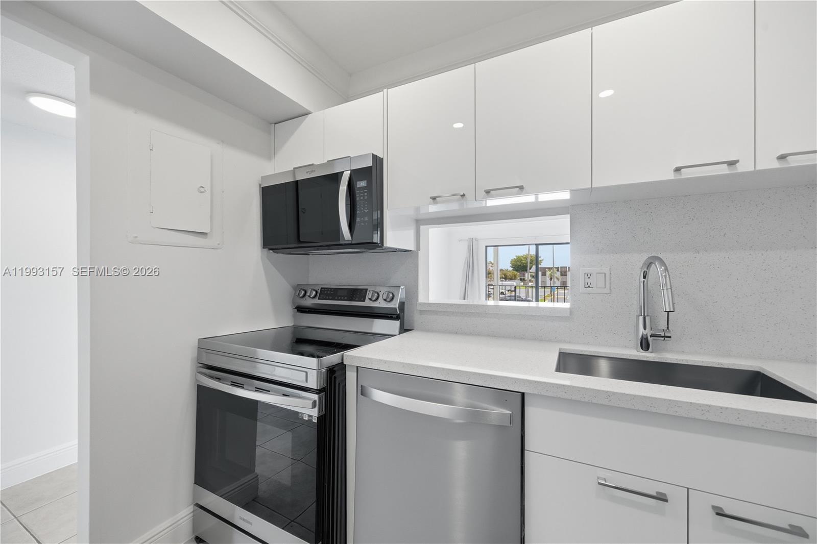 10431 N Kendall Dr # D204