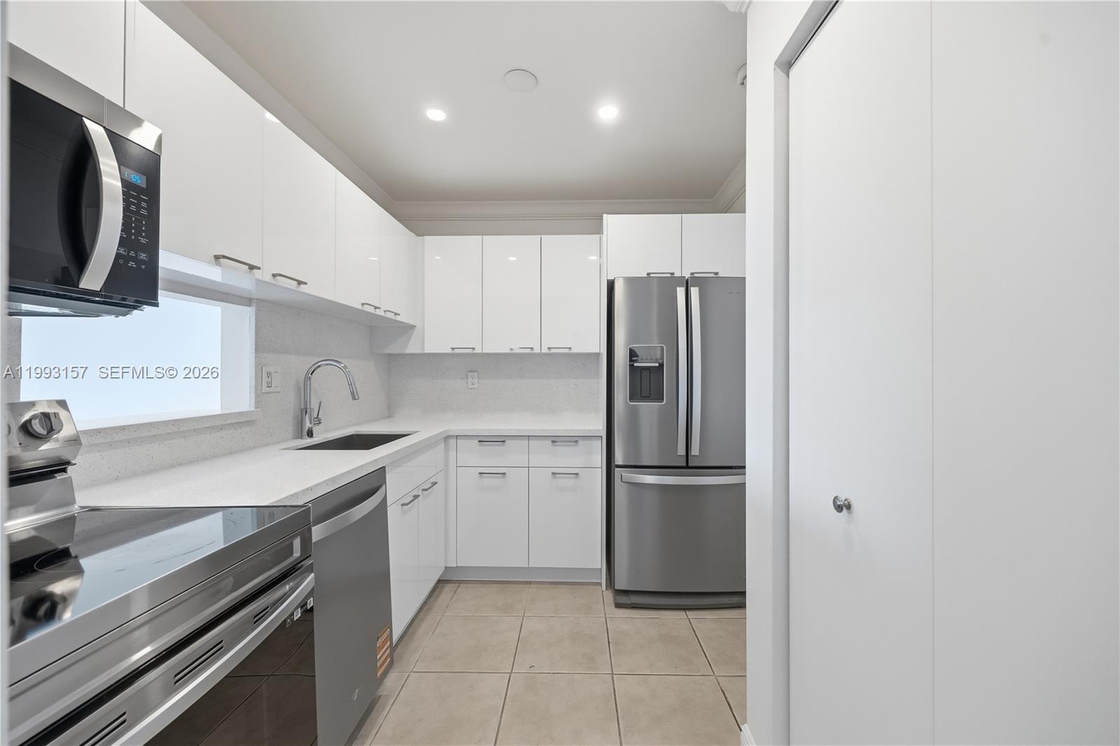 10431 N Kendall Dr # D204