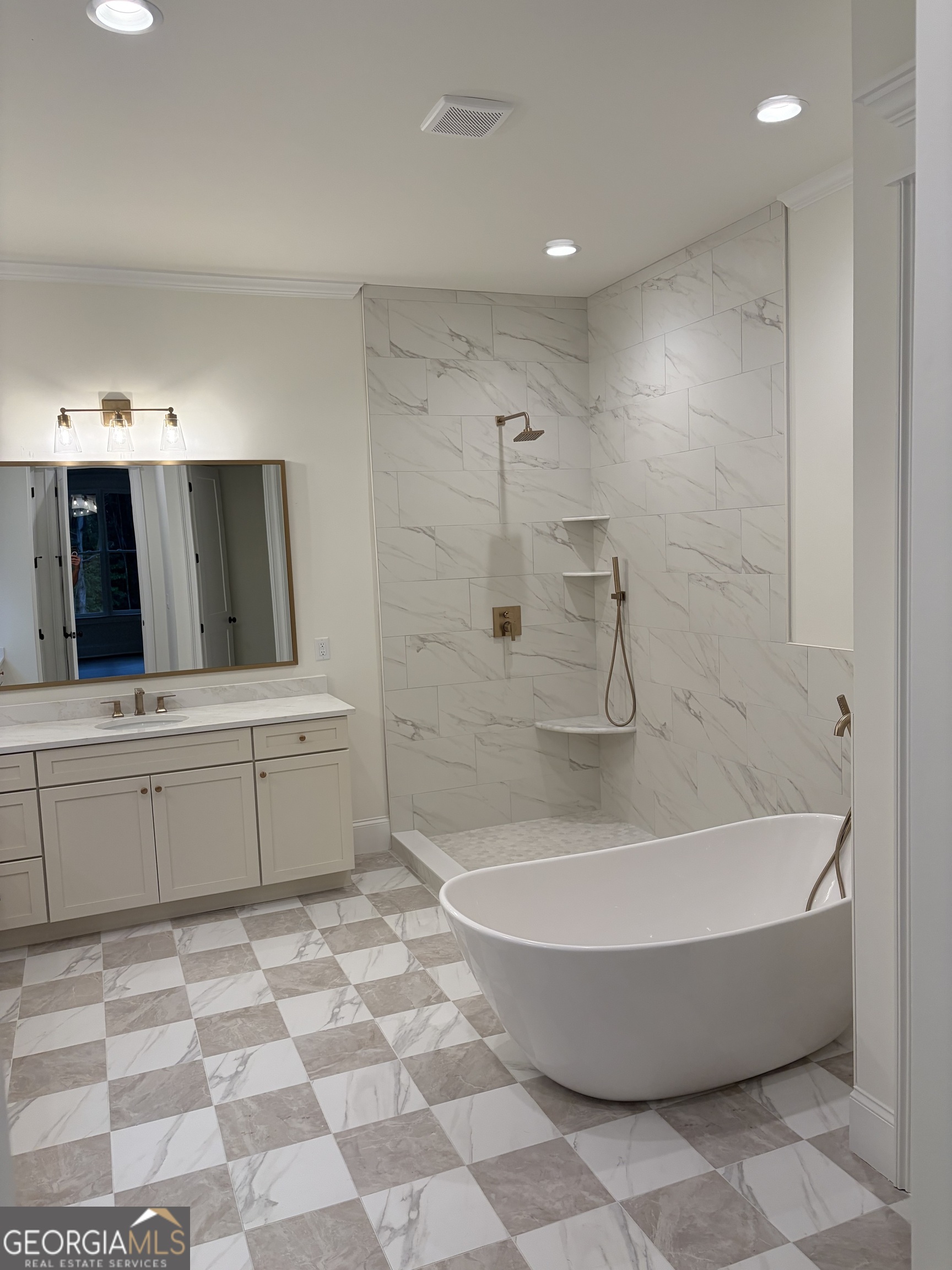 252 Iroquois Court