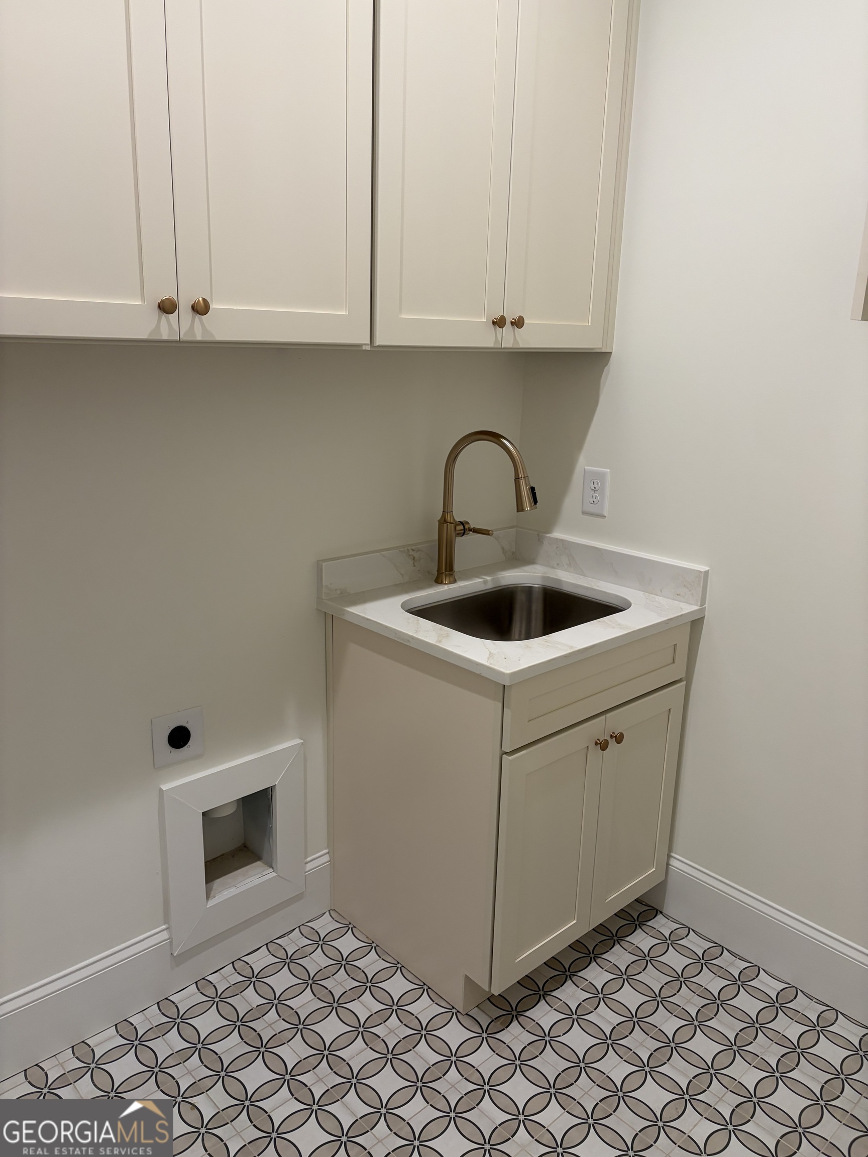 252 Iroquois Court