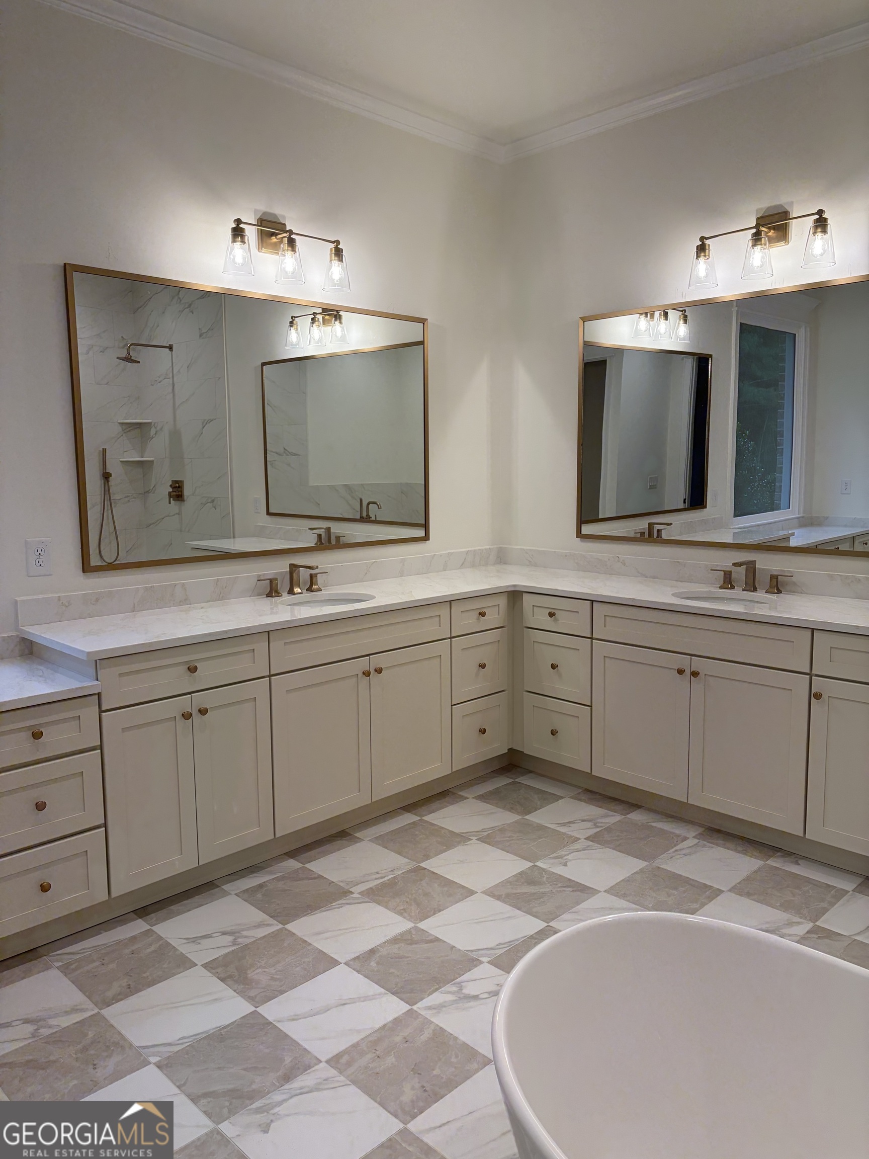 252 Iroquois Court