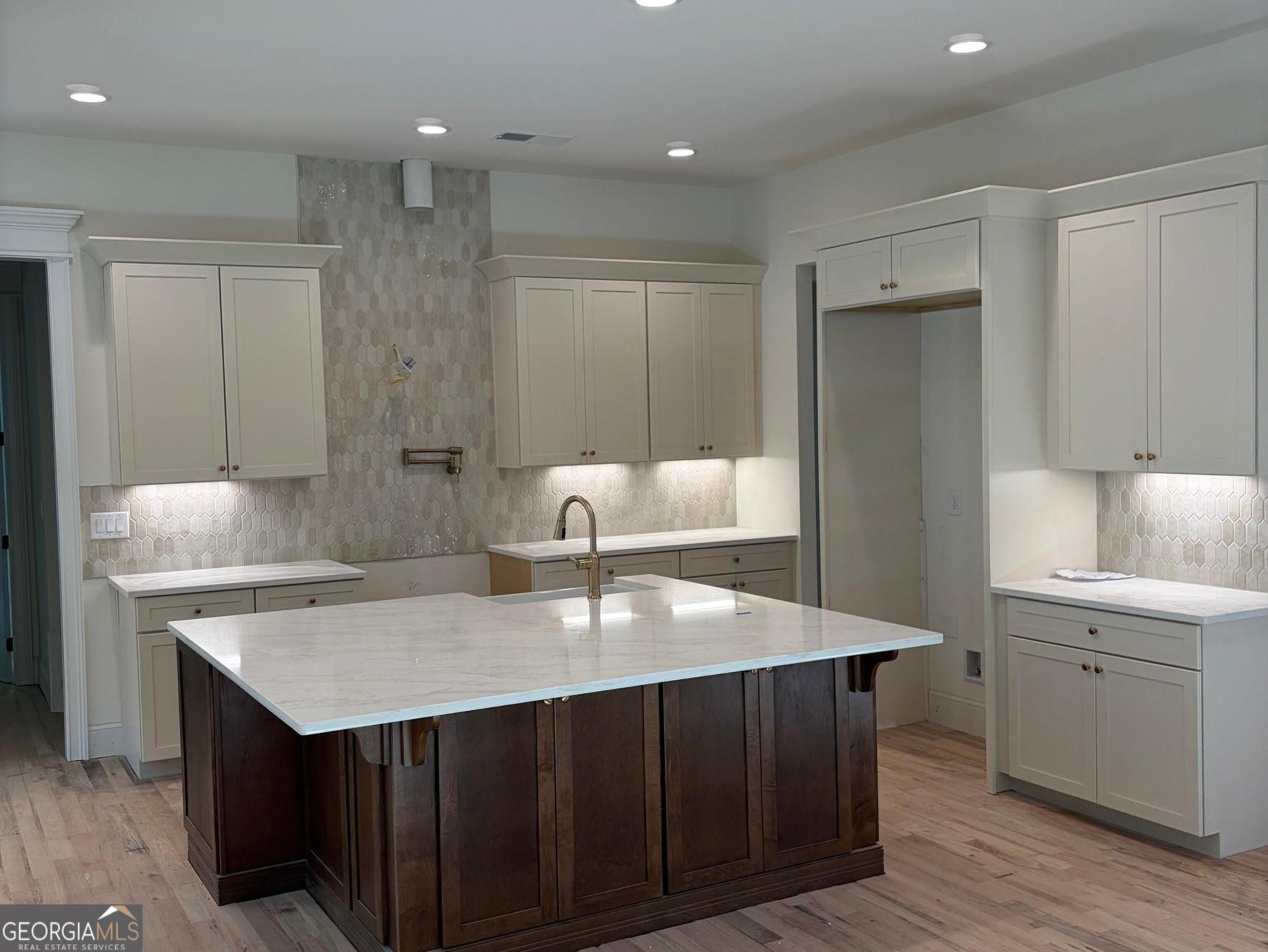 252 Iroquois Court