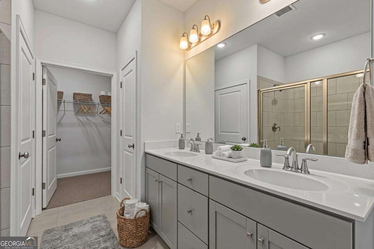 3908 SHELLEYDALE Drive # 39