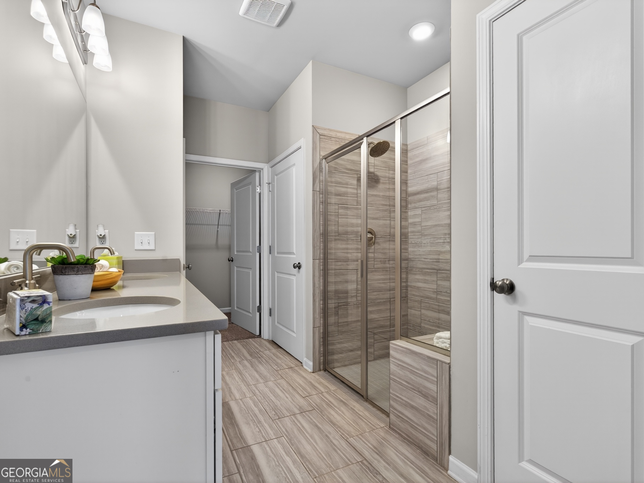 3908 SHELLEYDALE Drive # 39