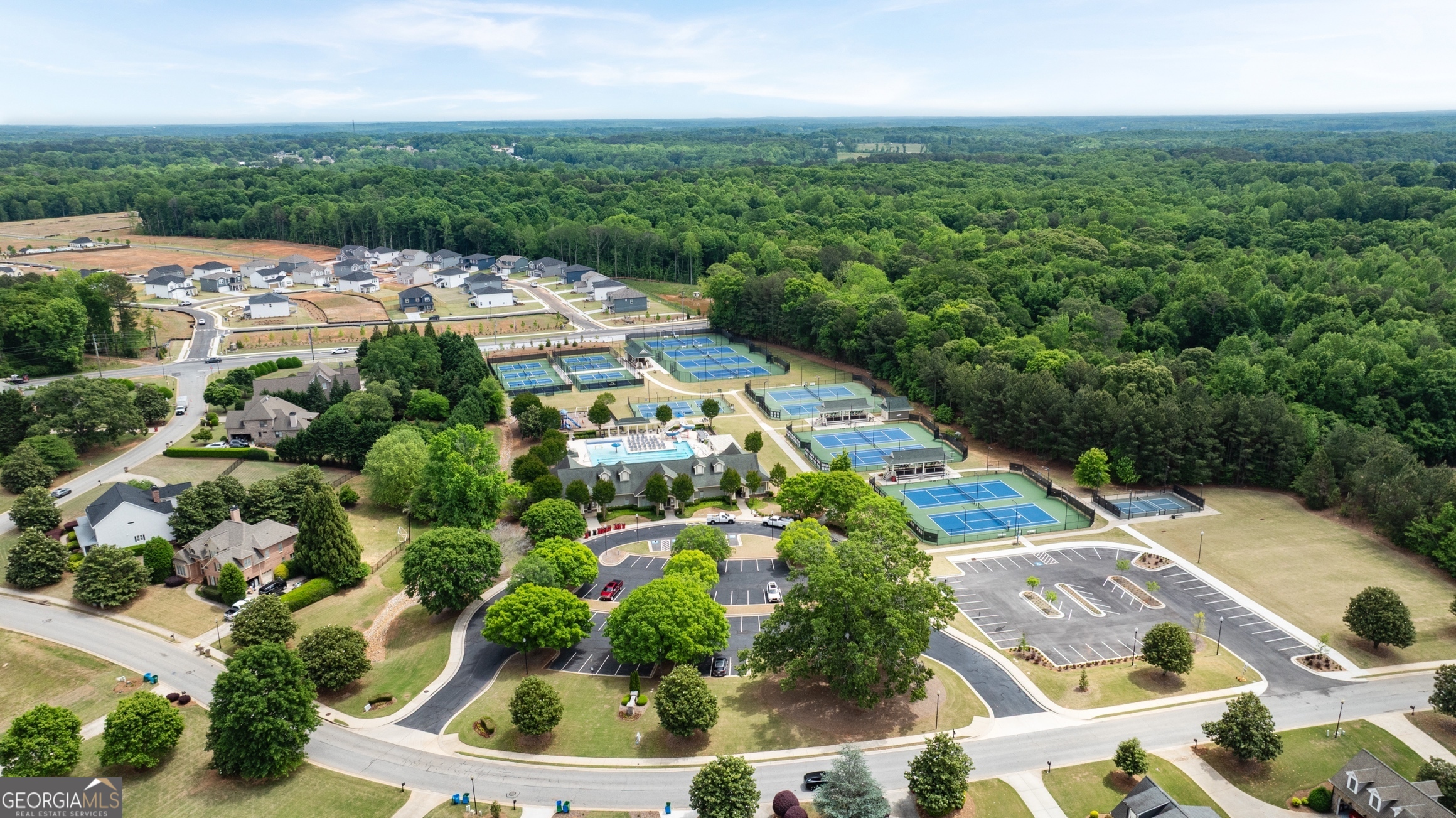 12 Overview Court
