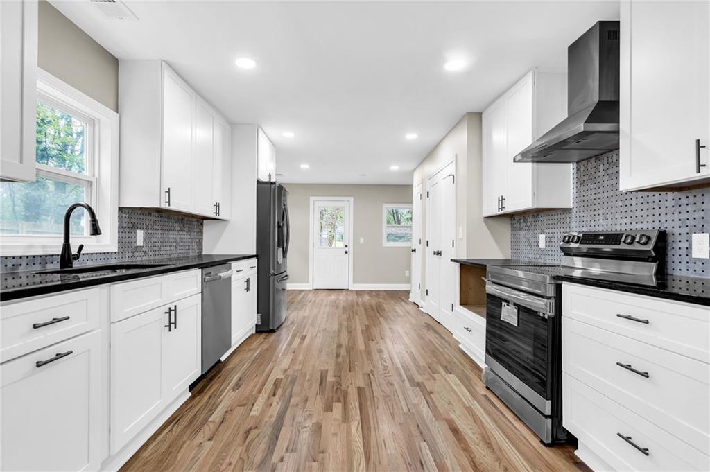 1417 Lockwood Drive SW