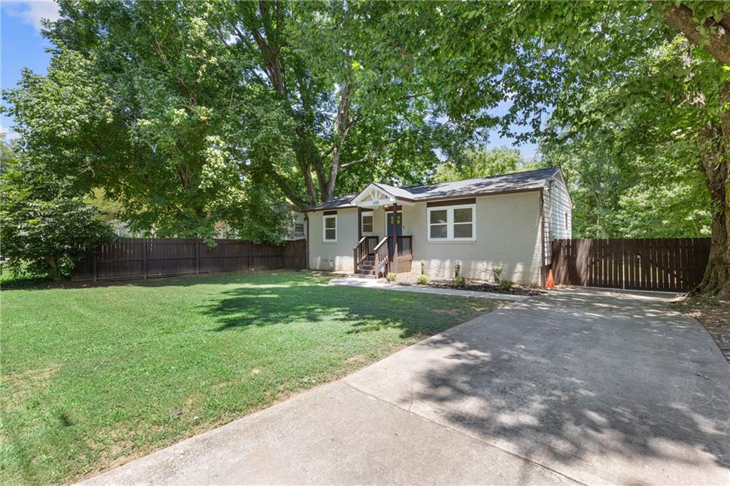 1225 Redford Drive SE