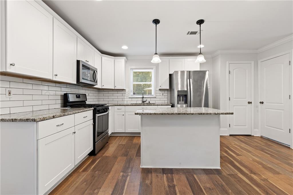 1225 Redford Drive SE