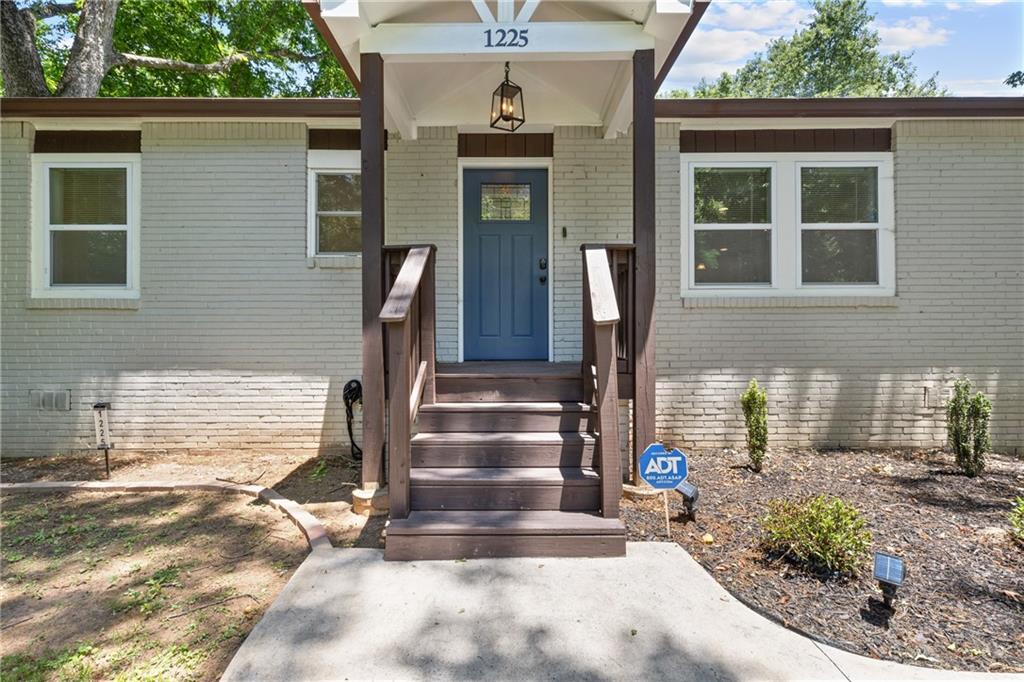 1225 Redford Drive SE