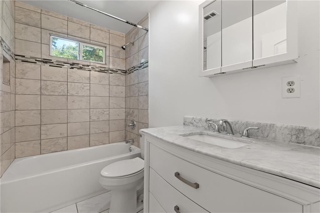 1225 Redford Drive SE