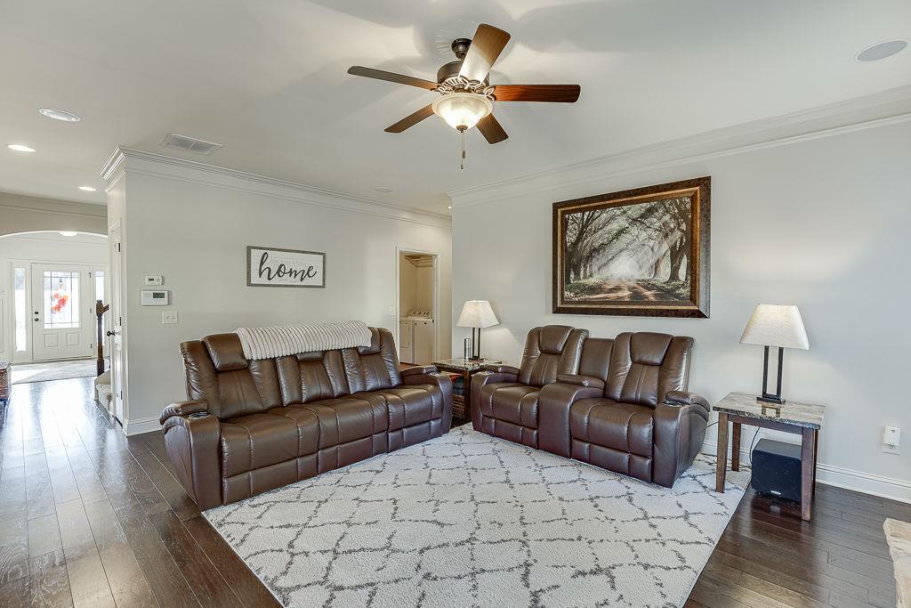 2225 Independence Lane
