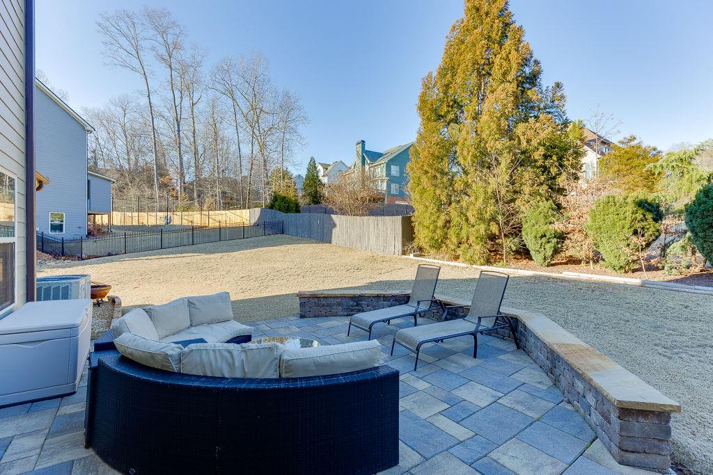 2225 Independence Lane