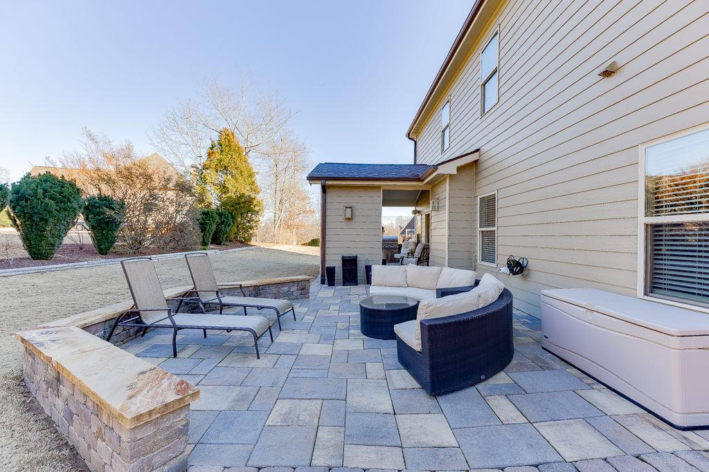2225 Independence Lane