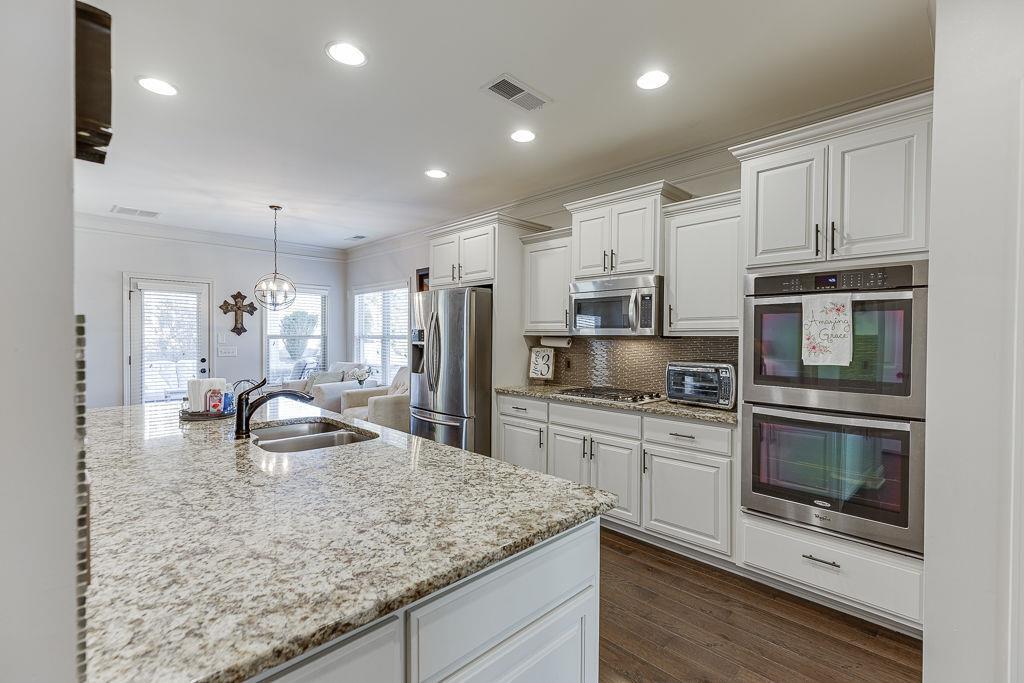 2225 Independence Lane