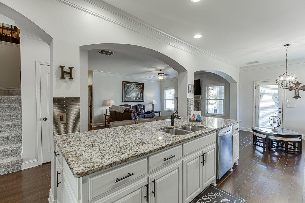 2225 Independence Lane