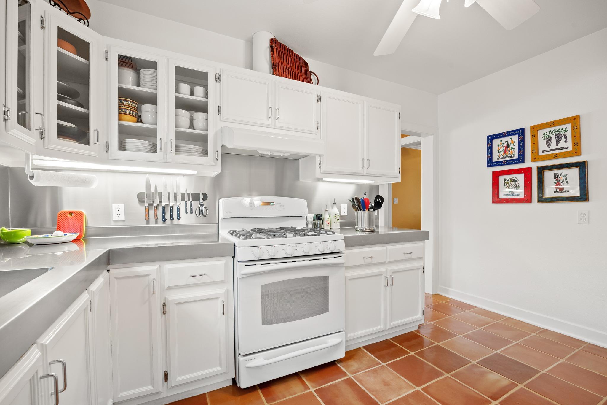 1517 W 29th ST