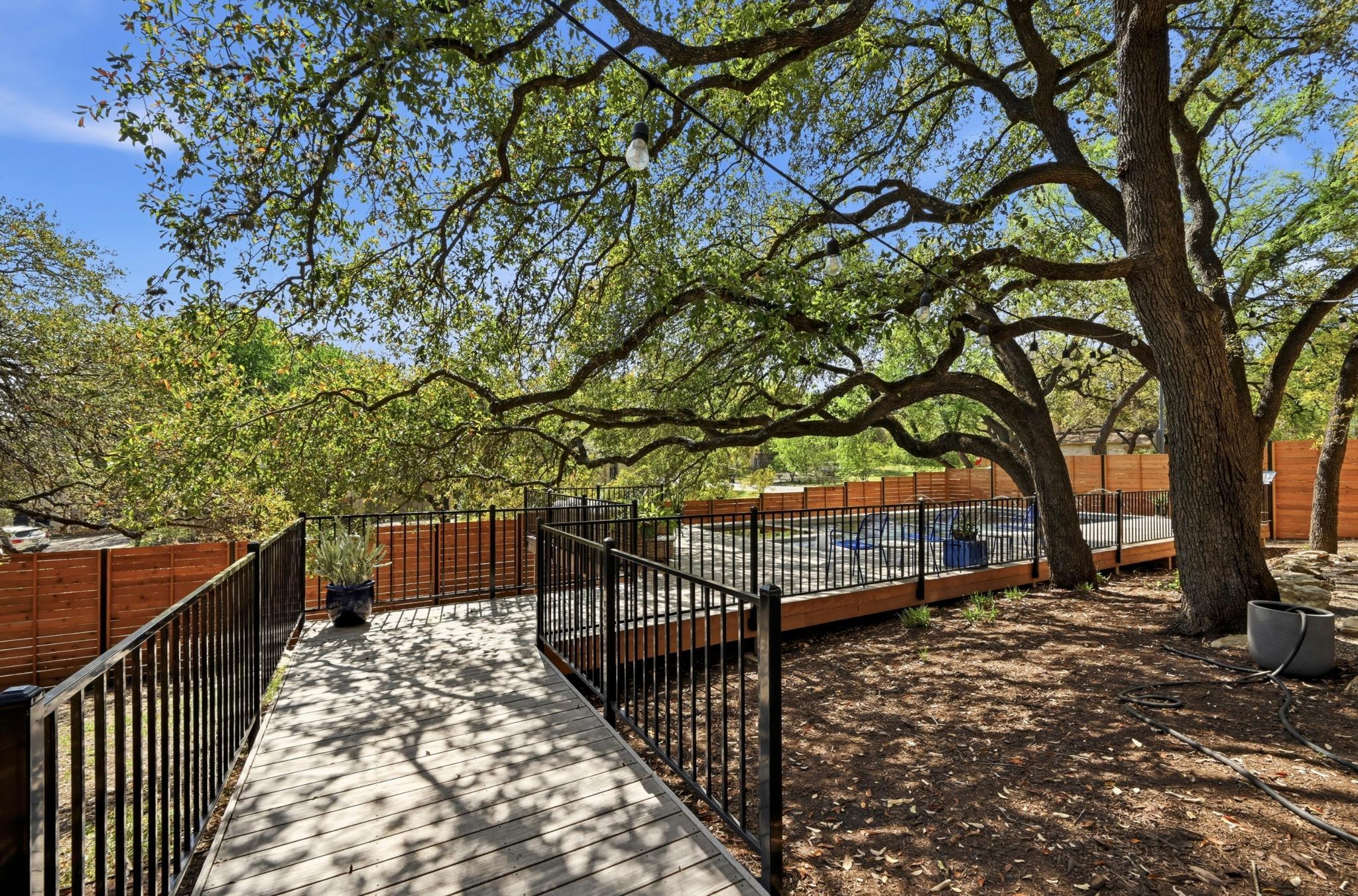 3100 Honey Tree LN